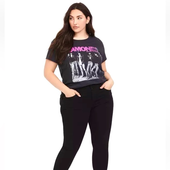 Torrid Ramones Vintage Black Slim Fit Crew Tee - Picture 3 of 11